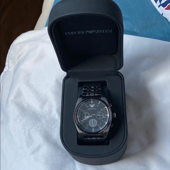 COPY - Authentic Emperio Armani Watch Case - Picture 2 of 5